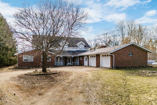 7078 County Rd, House other with 6 bedrooms, 3 bathrooms and 15 parking in Utopia ON | Image 4