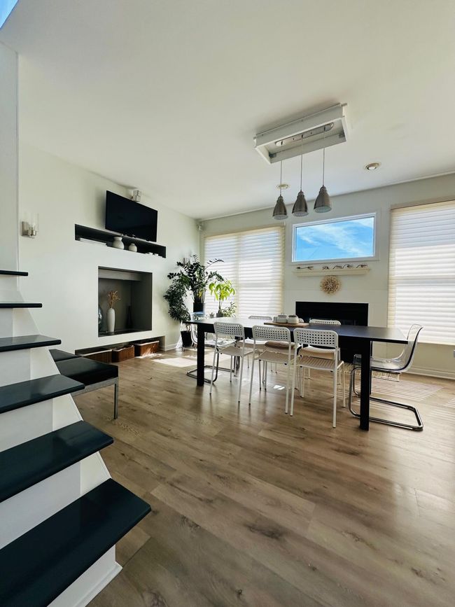 Living Room (3) | Image 4