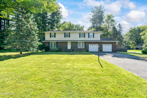 7 Linden Ct, Clifton Park, NY, 12065-5334 | Card Image