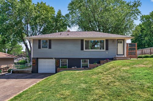 3944 Lakewood Ave, White Bear Lake, MN, 55110-4512 | Card Image