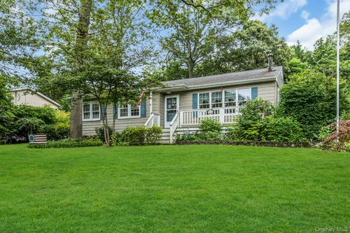 51 Arlington Rd, Ronkonkoma, NY, 11779-1640 | Card Image