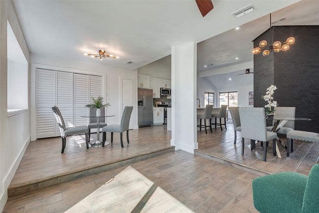 5607 Emrose Cir, House other with 3 bedrooms, 2 bathrooms and null parking in Dallas TX | Image 14