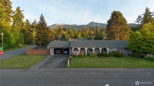 230 E Hawthorne Place, Port Angeles, WA, 98362 | Card Image