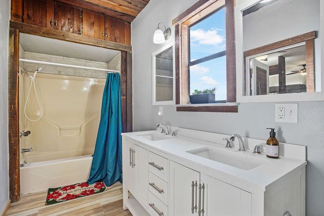 9475 N Us Highway 377, House other with 3 bedrooms, 2 bathrooms and 5 parking in Junction TX | Image 18