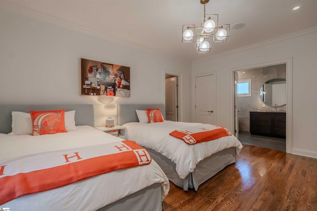 8 Fair Cliff Ct, House other with 4 bedrooms, 5 bathrooms and 3 parking in Landrum SC | Image 36