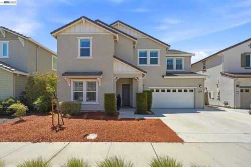 1550 Plumas Dr, Lathrop, CA, 95330-8359 | Card Image