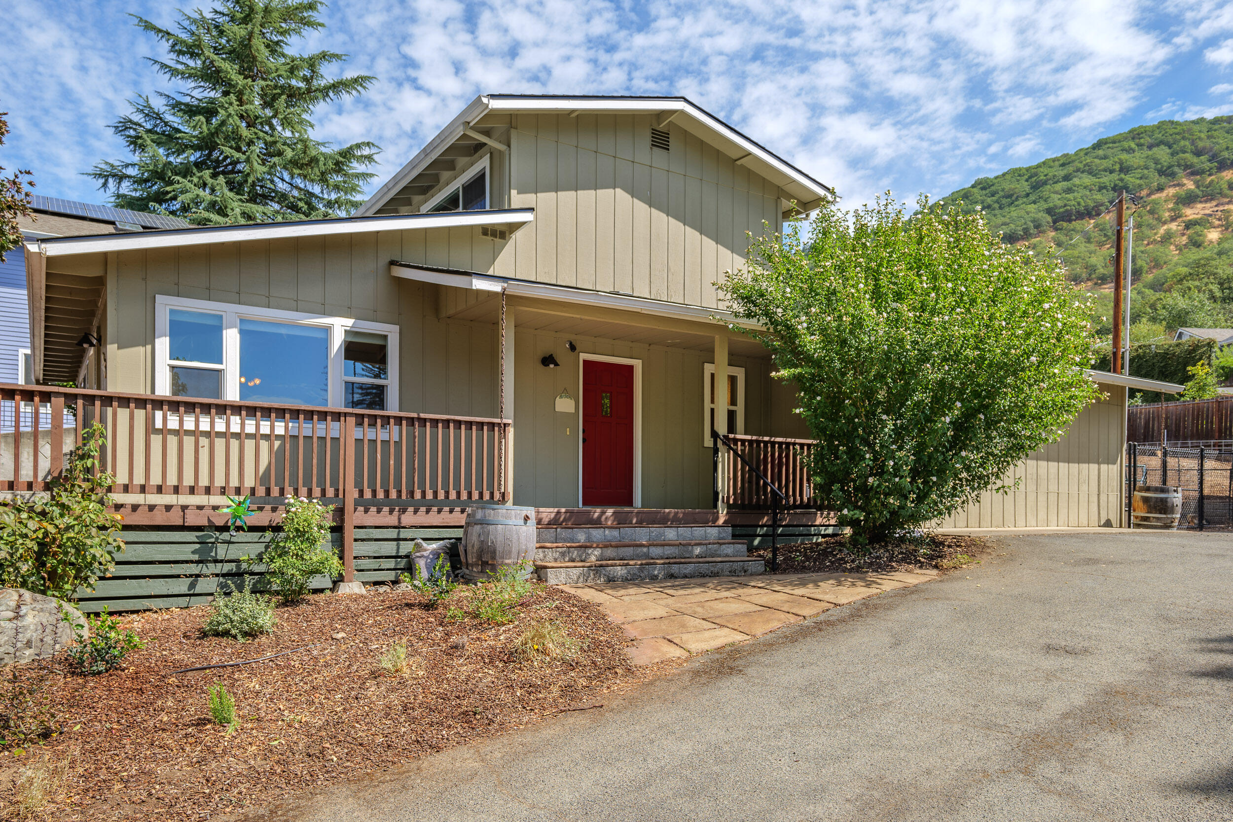 Beacon Dr, Grants Pass, OR 97526