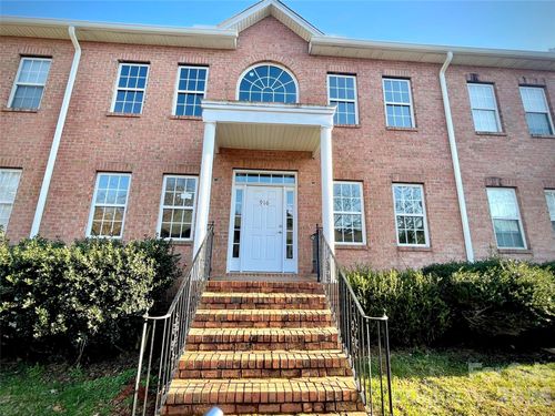916 Richland Dr, Charlotte, NC, 28211-1250 | Card Image