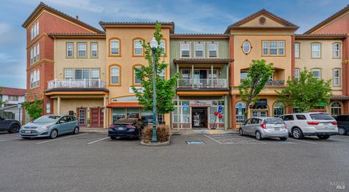 432 Emily Rose Cir, Windsor, CA, 95492-7732 | Card Image