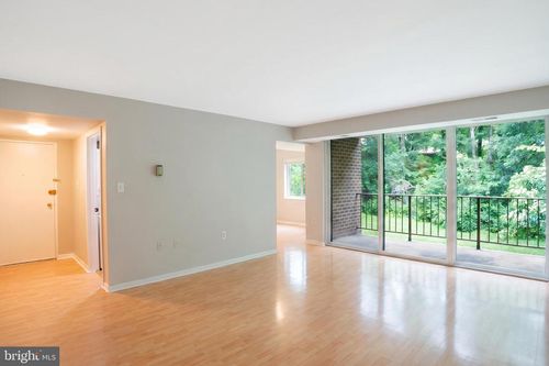 12b-1422 Northgate Sq, RESTON, VA, 20190-3738 | Card Image