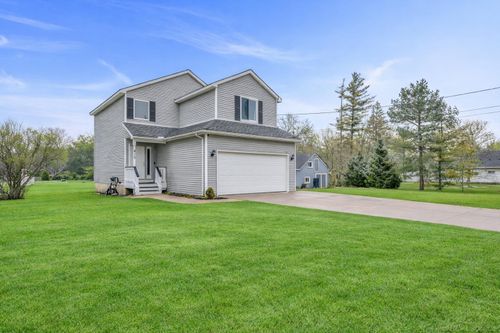 817 Baird St, Holly, MI, 48442-1760 | Card Image