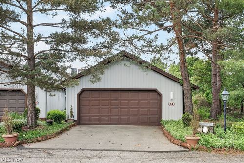 31 Pinewood Dr, Medina, OH, 44256-2892 | Card Image
