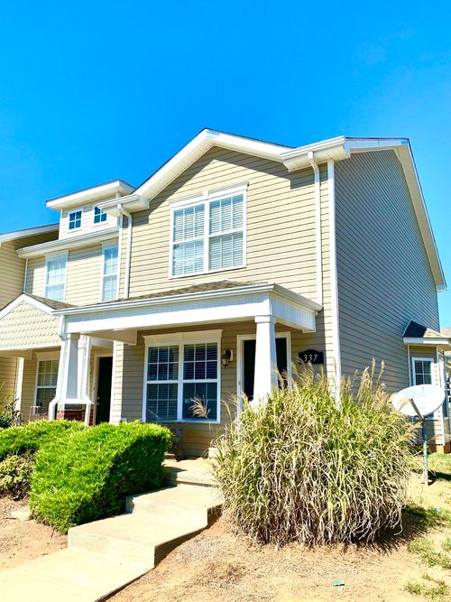 337 Sam Houston Cir, Clarksville, TN, 37040-6279 | Card Image