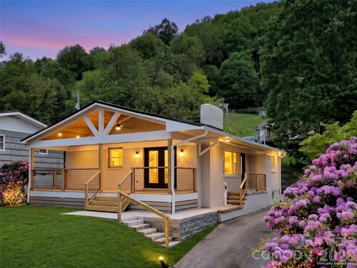 3575 Dellwood Rd, Waynesville, NC, 28786-6219 | Card Image