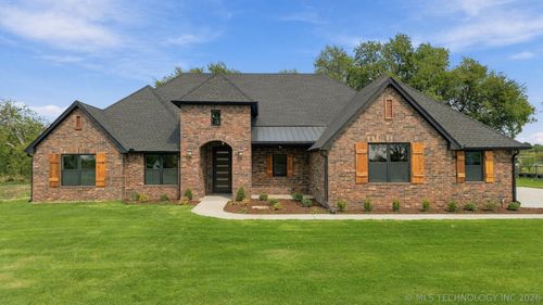 5225 E Norwood St, Claremore, OK, 74019 | Card Image