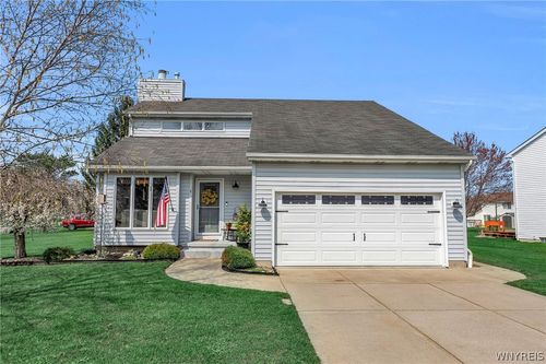 2 W Lake Forest Pkwy, Lancaster, NY, 14086-9688 | Card Image