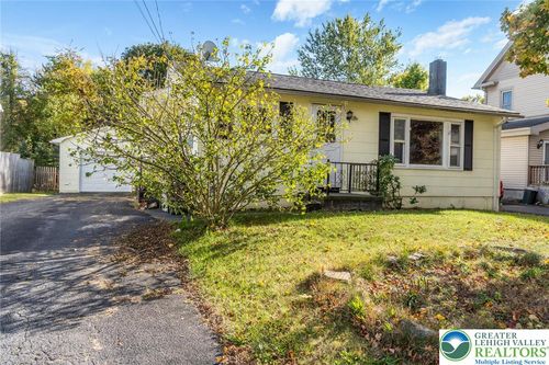 319 Collins St, Stroudsburg, PA, 18360-2326 | Card Image