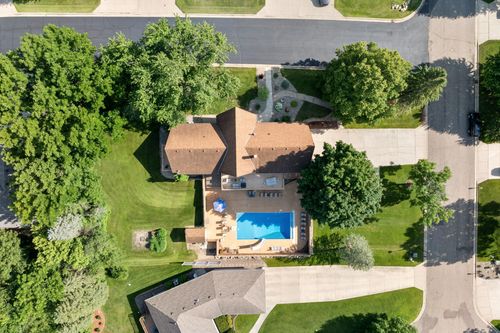 1905 Whitetail Run Pl Ne, Owatonna, MN, 55060-6249 | Card Image