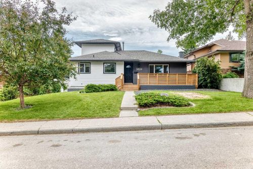 3824 Brooklyn Cres Nw, Calgary, AB, T2L1H2 | Card Image