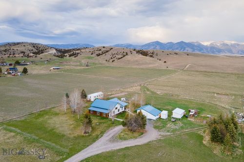9150 Dry Creek Rd, Belgrade, MT, 59714-8193 | Card Image