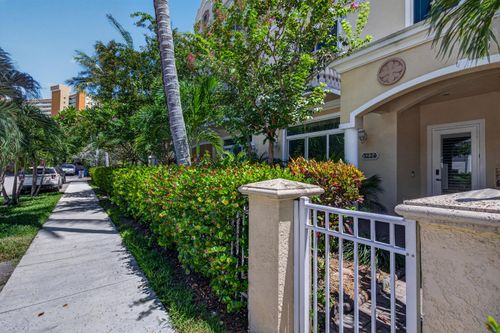 3224 Ne 4th St, Pompano Beach, FL, 33062-5007 | Card Image