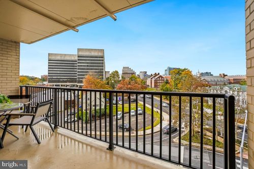 514-4242 E West Hwy, CHEVY CHASE, MD, 20815-5950 | Card Image