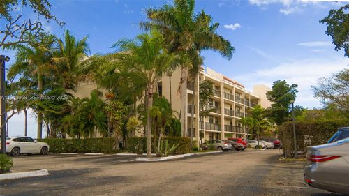408-116 Lake Emerald Dr, OAKLAND PARK, FL, 33309-6264 | Card Image