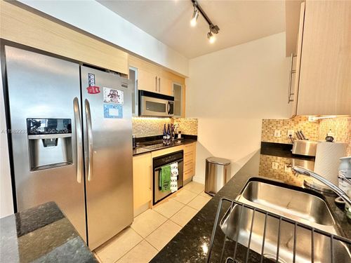 2702-335 S Biscayne Blvd, Miami, FL, 33131-2341 | Card Image