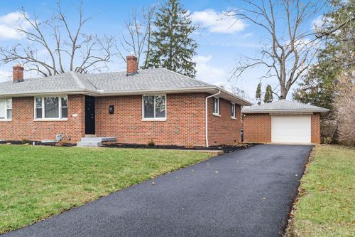 3070 Lotz Dr, Grove City, OH, 43123-2725 | Card Image