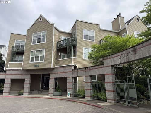 205-1630 S Harbor Way, Portland, OR, 97201-5152 | Card Image
