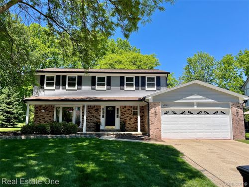 3182 Baypoint Drive, Rochester Hills, MI, 48309 | Card Image