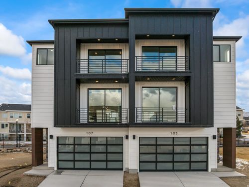 107 E Palmer Ln, Saratoga Springs, UT, 84045-3236 | Card Image