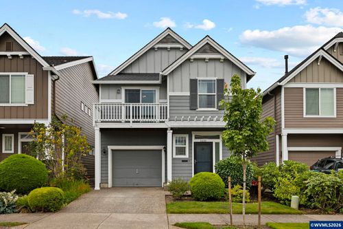 1651 Sw Hewitt Ave, Troutdale, OR, 97060-1529 | Card Image