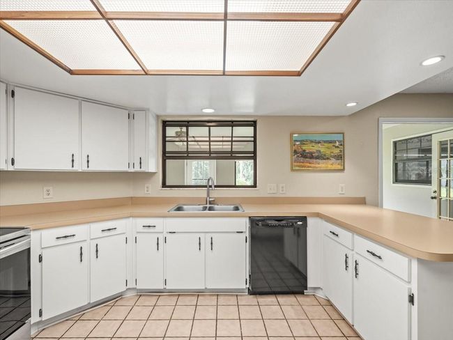 1015 Hastings Ct, House other with 3 bedrooms, 3 bathrooms and null parking in LUTZ FL | Image 10