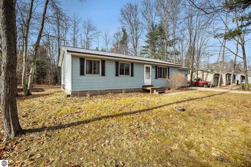 1539 Katinka Dr Ne, Kalkaska, MI, 49646-8587 | Card Image