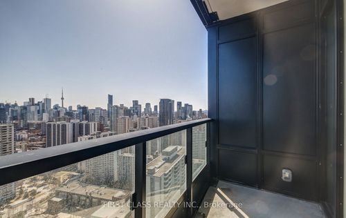 3519-585 Bloor St E, Toronto, ON, M4W0B3 | Card Image