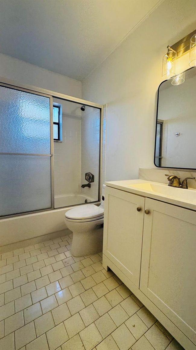 3950 Greenfield Ct, House other with 4 bedrooms, 2 bathrooms and null parking in Boynton Beach FL | Image 6