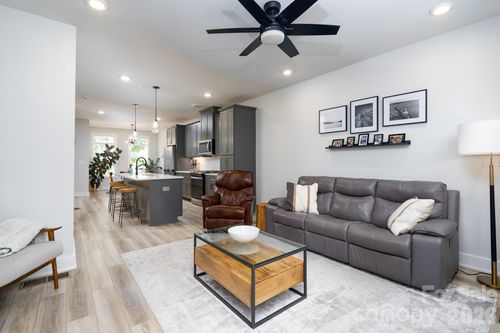 5018 Tiny Ln, Charlotte, NC, 28203-4081 | Card Image
