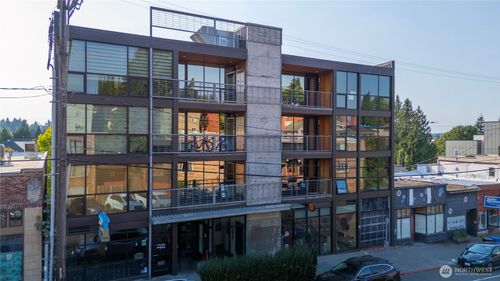 200b-5611 University Way Ne, Seattle, WA, 98105-2668 | Card Image