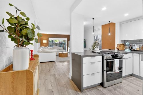 apt-e101-6902 N Kendall Dr, Pinecrest, FL, 33156-1544 | Card Image