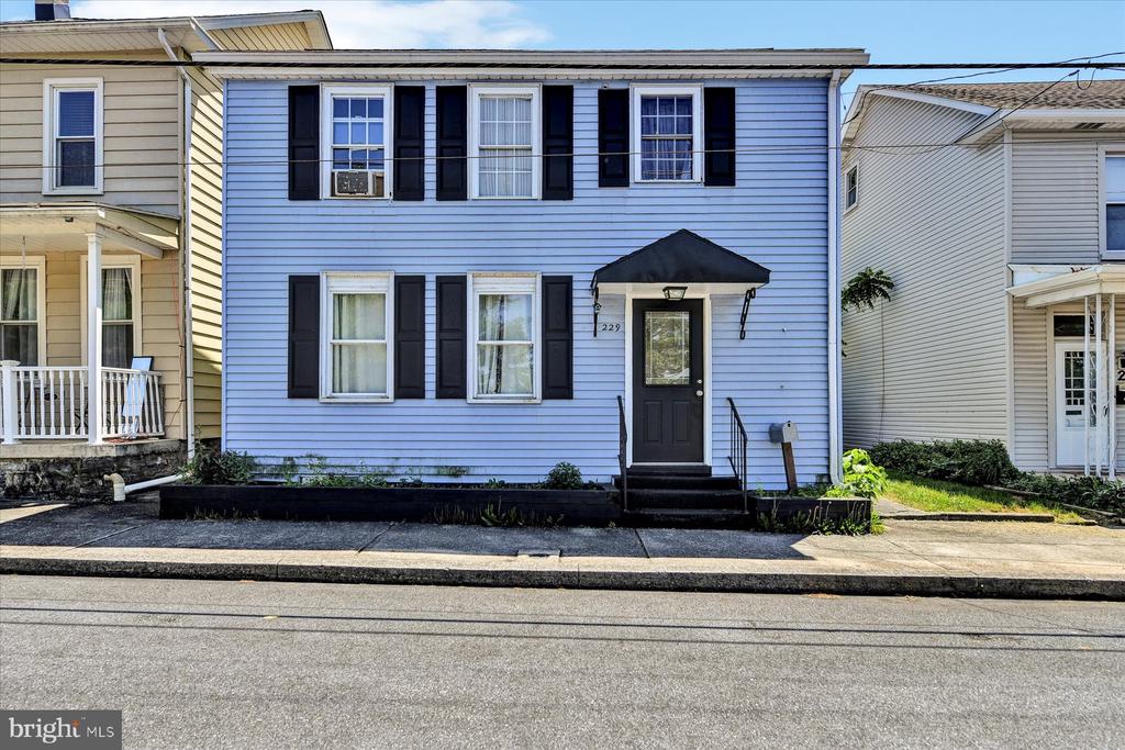 2nd St, Hummelstown, PA 17036