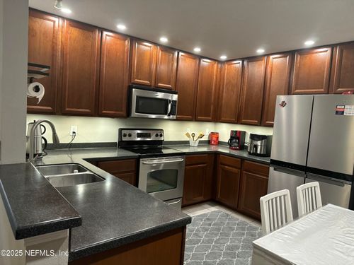 106-7036 Deer Lodge Cir, JACKSONVILLE, FL, 32256-8548 | Card Image