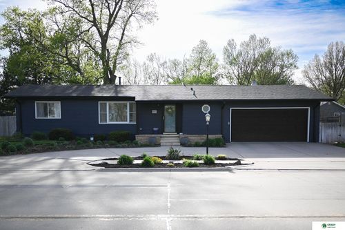 811 17th St, Henderson, NE, 68371-8898 | Card Image