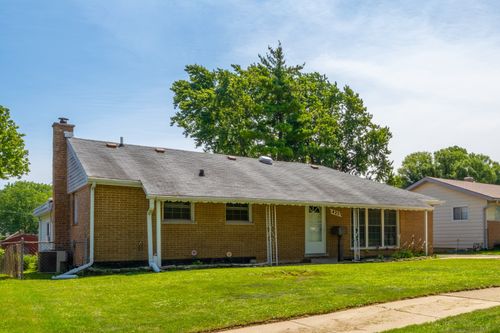 425 S Clarendon Ave, Addison, IL, 60101-4405 | Card Image
