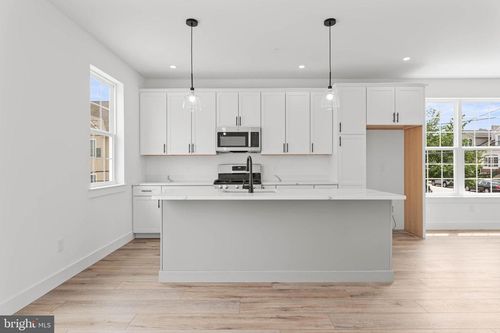 207 8th St, BRIDGEPORT, PA, 19405 | Card Image