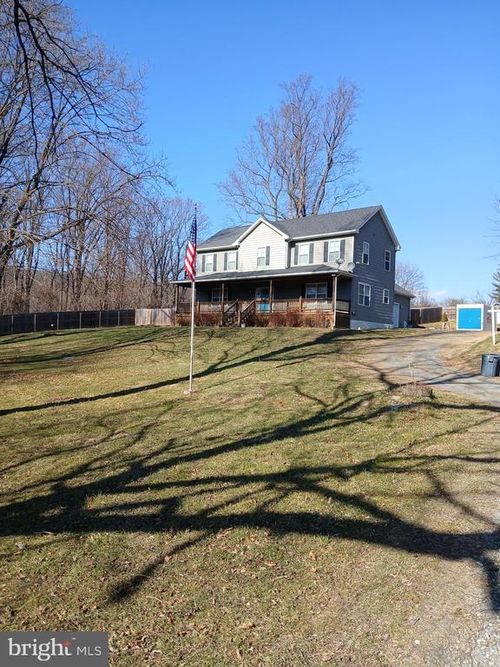 11337 Russell Rd, HILLSBORO, VA, 20132-1905 | Card Image