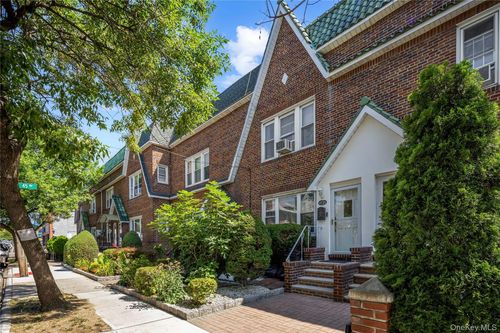 45 215th St, Bayside, NY, 11361-3339 | Card Image