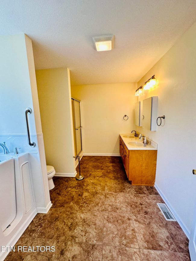 813 Clear Creek Pkwy, House other with 4 bedrooms, 3 bathrooms and null parking in Clarkrange TN | Image 35