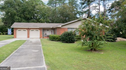 2300 Walnut Ln, Waycross, GA, 31501-7630 | Card Image
