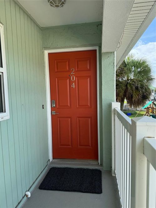 204-300 S Central Ave, Flagler Beach, FL, 32136-6609 | Card Image